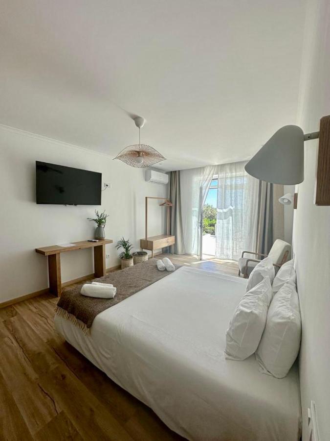 Pure Flor De Esteva Bed & Breakfast Vila do Bispo Exterior photo